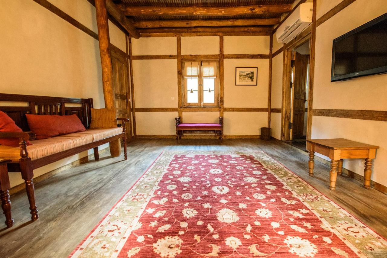 Serena Khaplu Palace Екстериор снимка