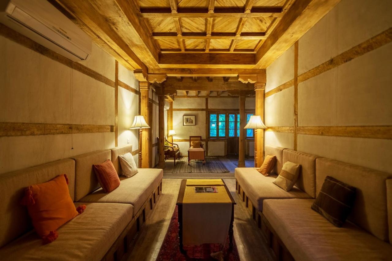 Serena Khaplu Palace Екстериор снимка